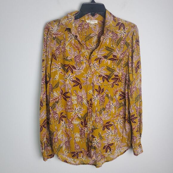 beachlunchlounge Tops - Beachlunchlounge Giraffe Printed Button-Down Shirt Size Small
